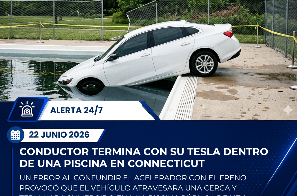 Conductor confunde los pedales y termina con su Tesla sumergido en una piscina pública de New Canaan